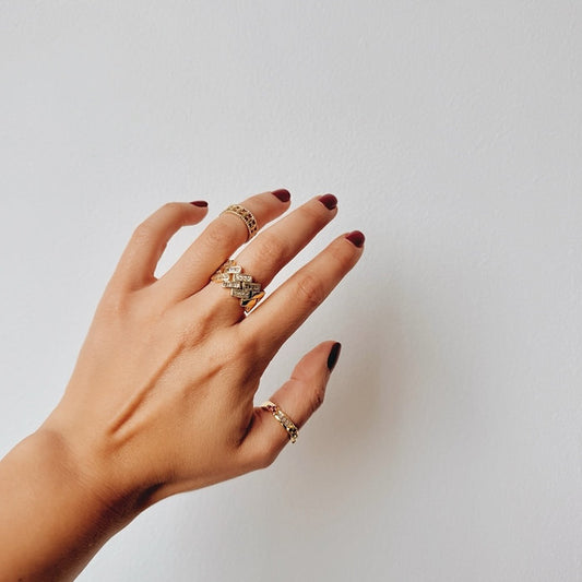 Anillo Grueso con Circonias