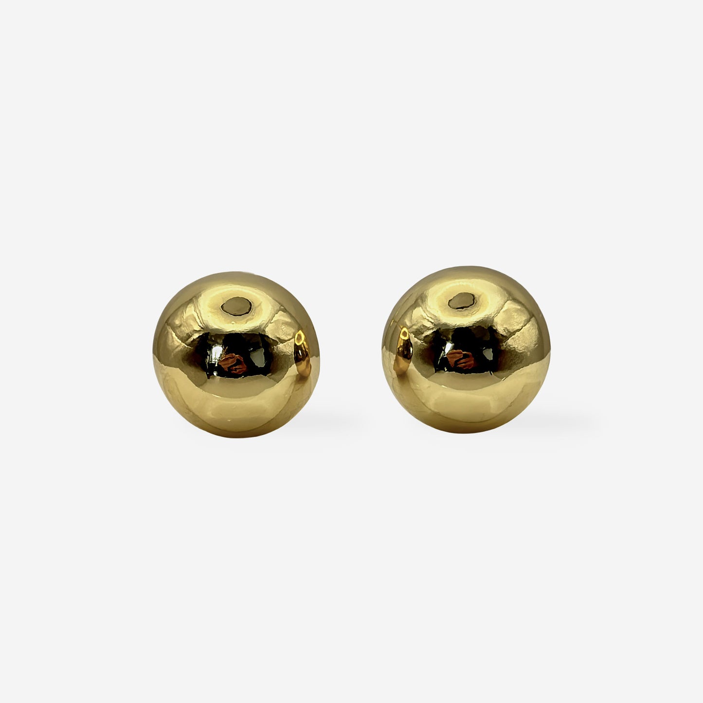 aretes doradas hipoalergenicos con baño de rodio minimalistas