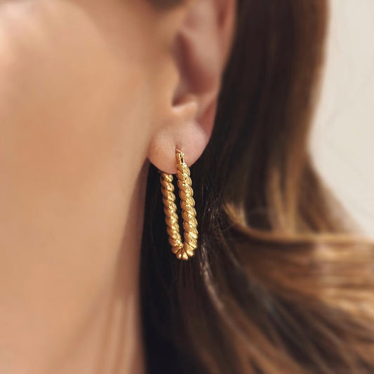 Candongas trenzadas doradas