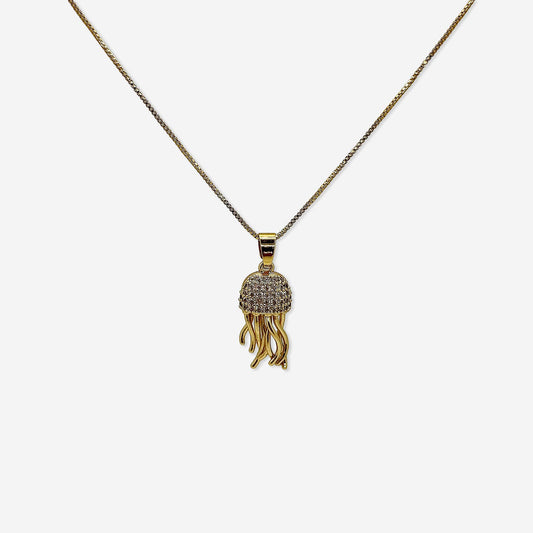 Collar fino con medusa dorada y cadena veneciana, diseño elegante con movimiento