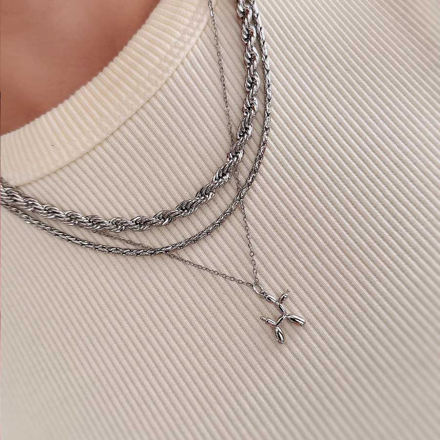 Collar unisex tipo rope bañado en rodio, ideal para layering