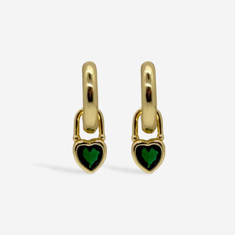 Topitos en forma de candongas con corazon verde y dorado