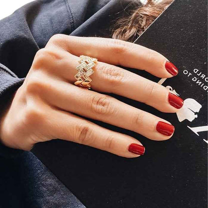 Anillo Grueso con Circonias