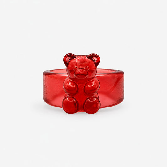 Anillo Gummy Bear de resina en color rojo con diseño de osito de goma.