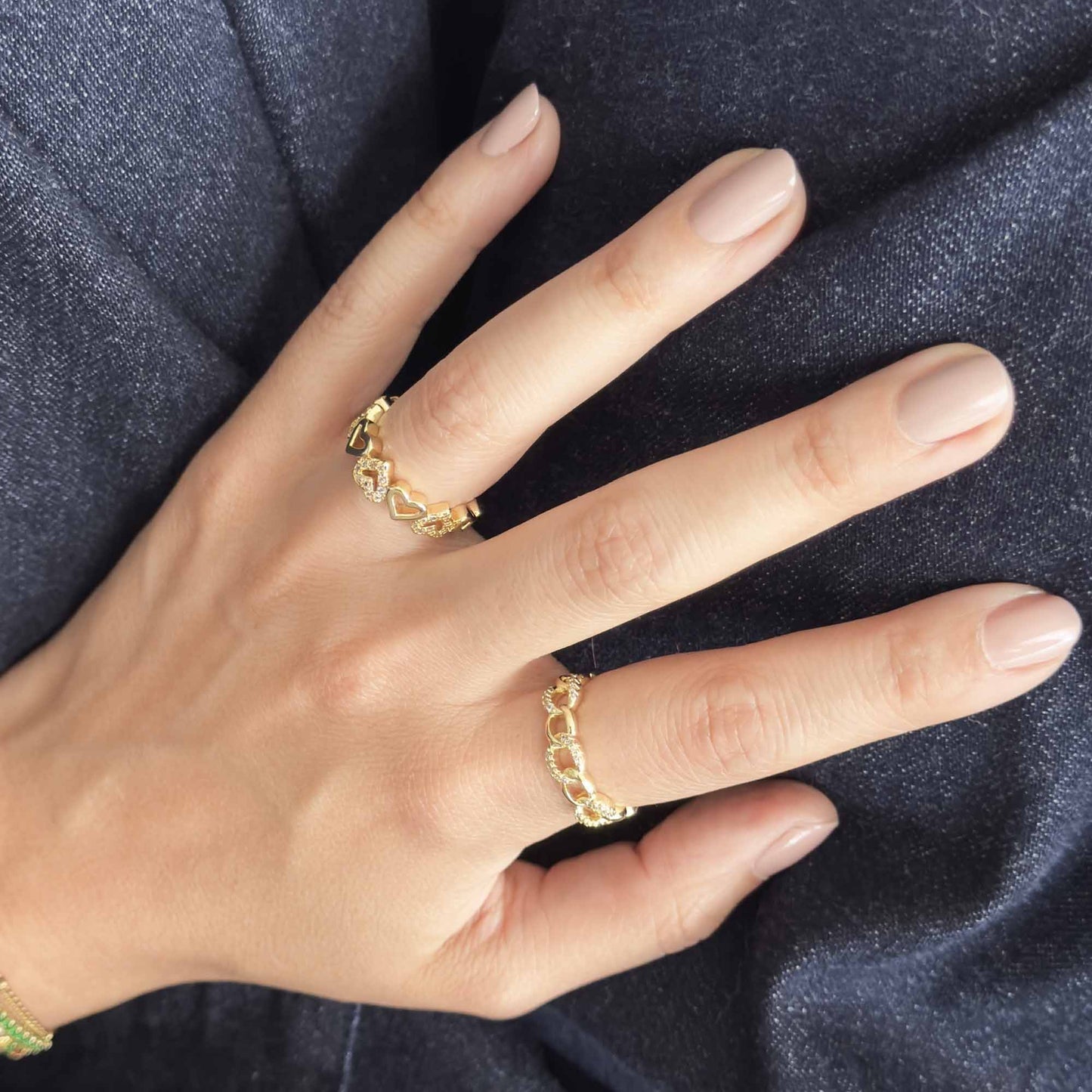 Anillo ajustable dorado con diseño de corazones y anillo con diseño de cadena
