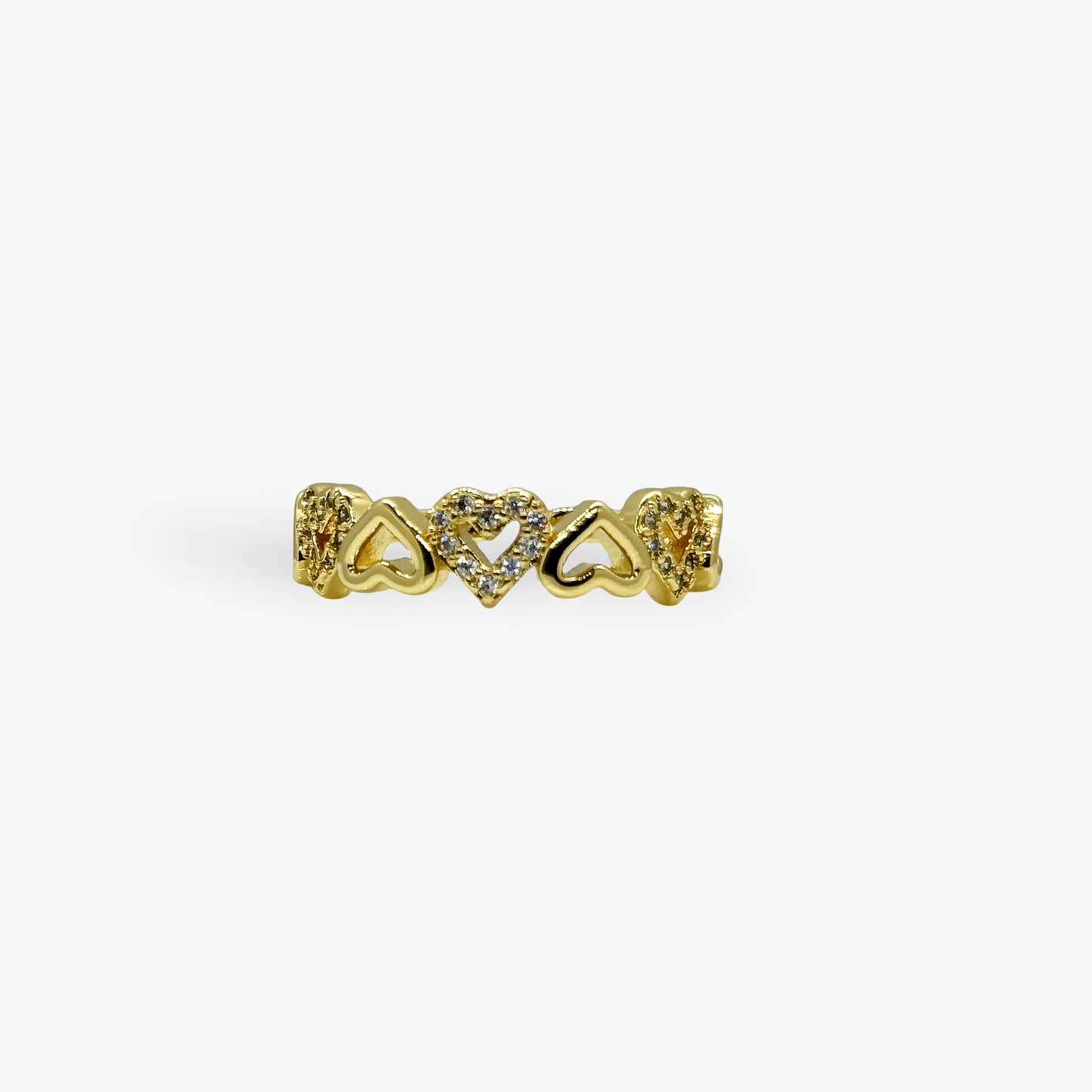 Anillo dorado con corazones y circonias blancas