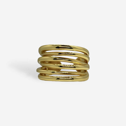 Anillo dorado de múltiples bandas con acabado brillante