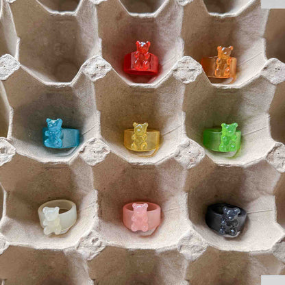 Anillos de osito en resina disponibles en varios colores translúcidos para mujer