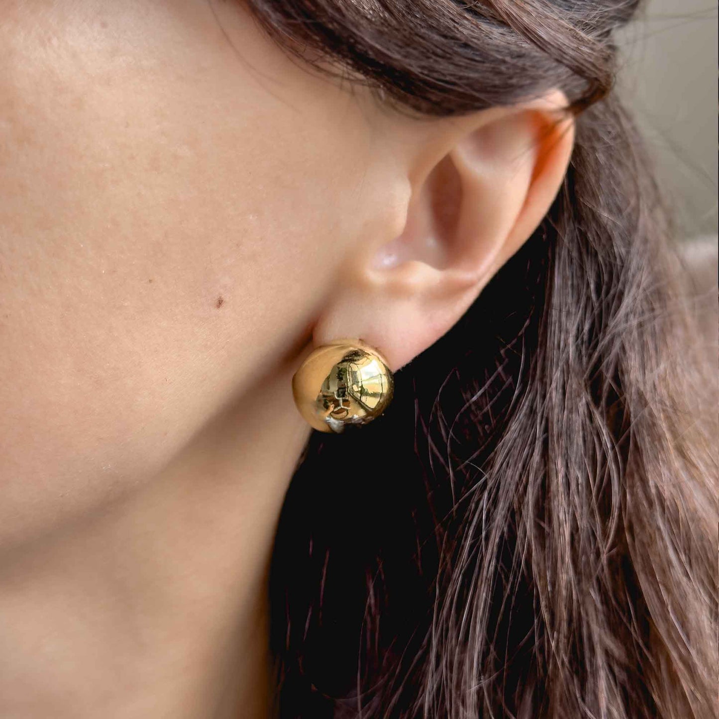 Aretes chunky dorados tipo esfera