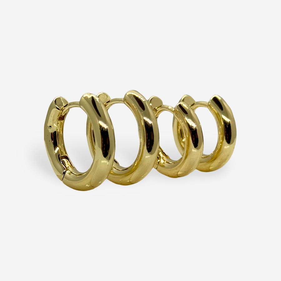 Candongas pequeñas doradas estilo minimalista