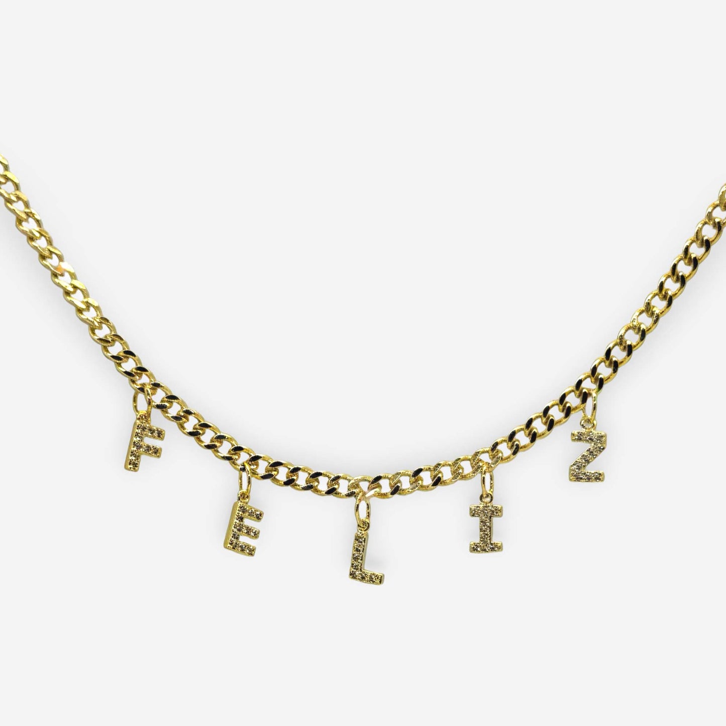 Collar dorado con 5 iniciales