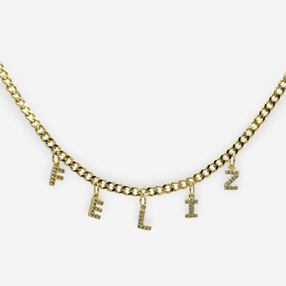 Collar dorado con 5 iniciales