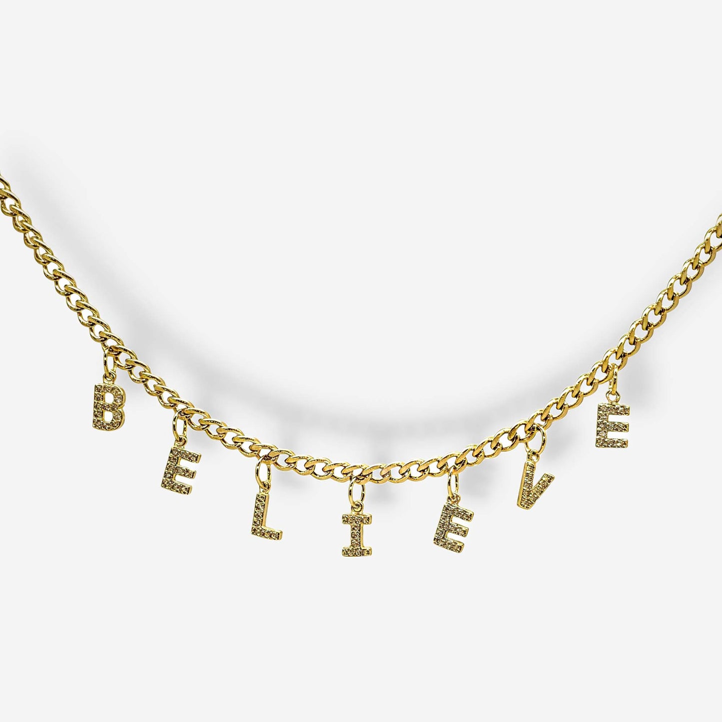 Collar dorado con 7 iniciales brillantes
