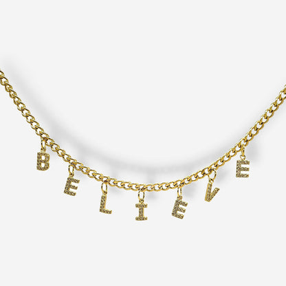Collar dorado con 7 iniciales brillantes