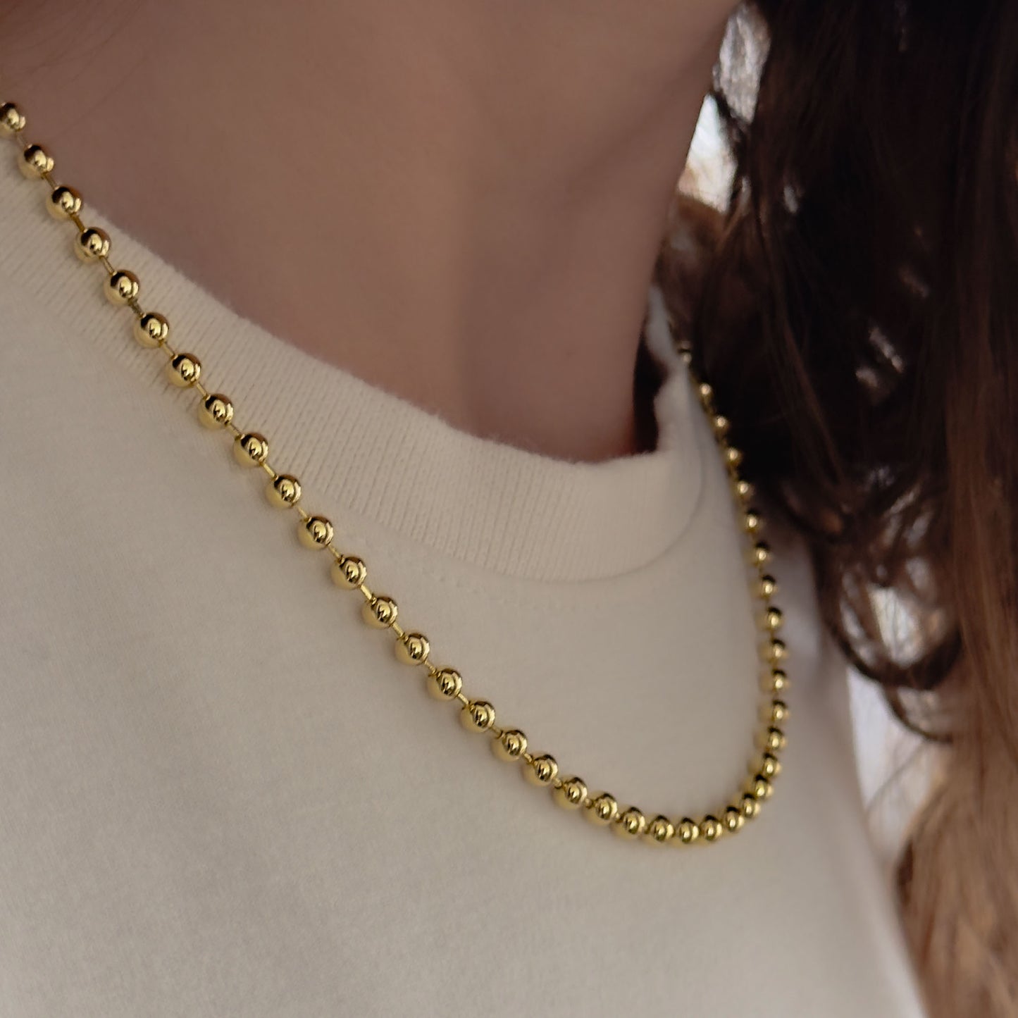 Collar dorado fino para layering