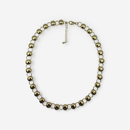 Collar dorado para mujer elaborado en bronce con baño de oro de 18K y diseño de esferas metálicas de 9 mm.