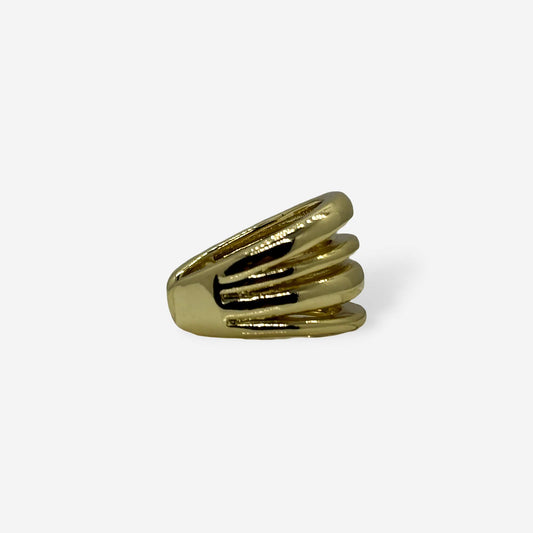 Earcuff no ajustable dorado con diseño minimalista