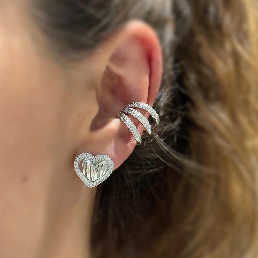 Accesorio elegante topitos corazón plateados con rodio