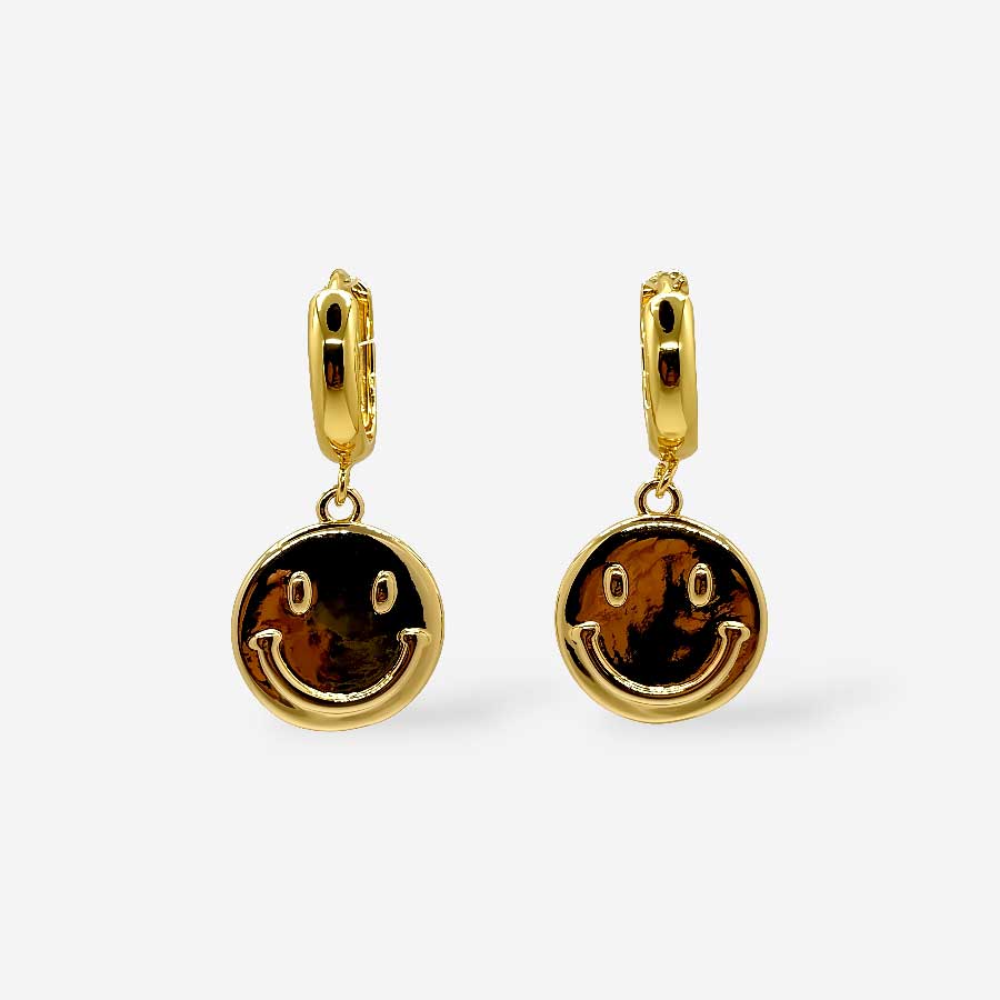 Candongas doradas con dije smiley colgante