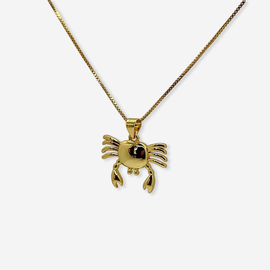 Collar con dije de cangrejo en oro 18K estilo playero