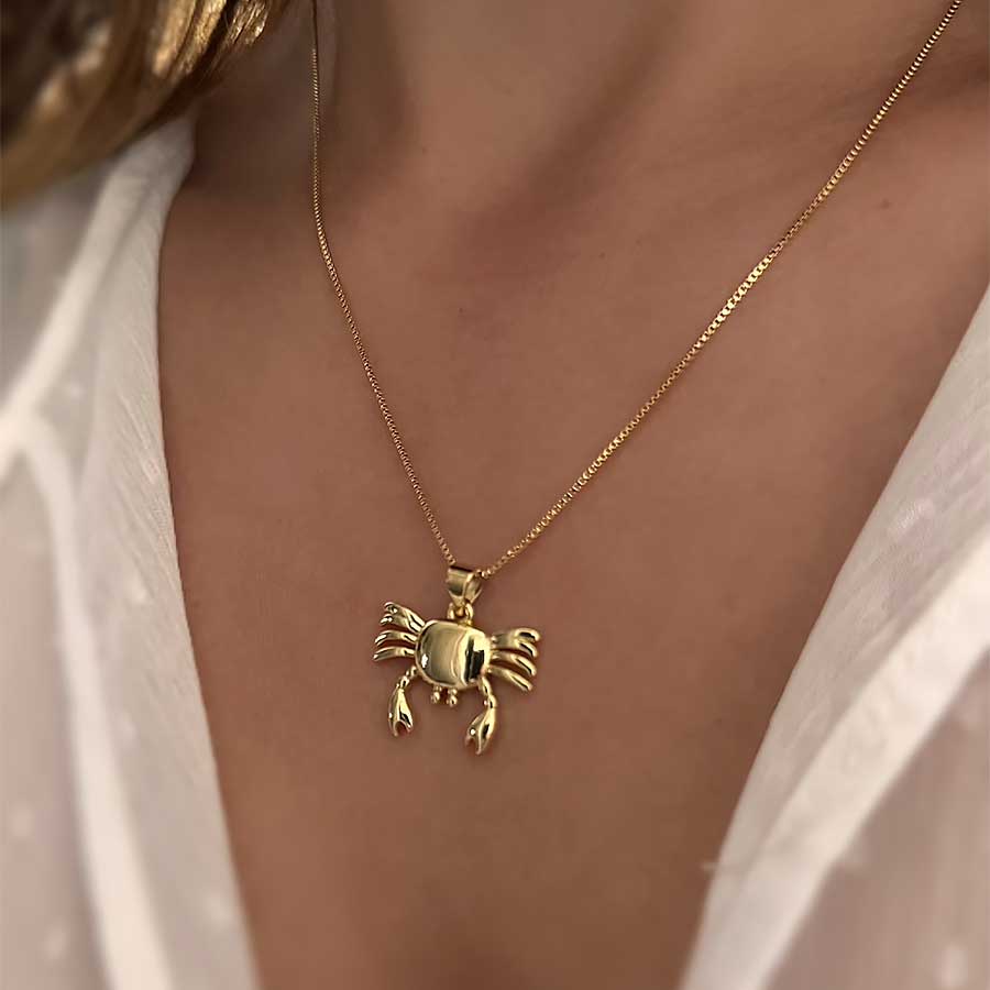 Joyería tropical: collar de cangrejo con diseño original