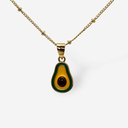 Collar con aguacate esmaltado en tonos verdes y dorados
