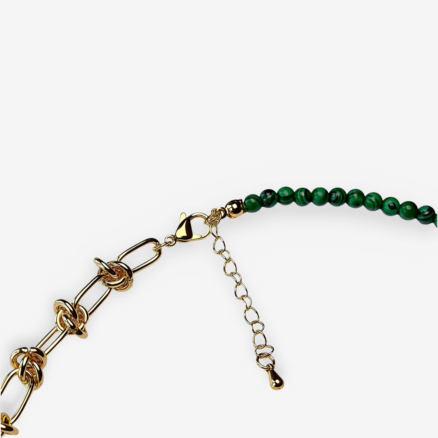 collar de malaquita con cadena chunky bañada en oro de 18k