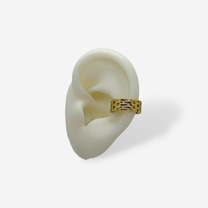 earcuff minimalista con diseño de cadena dorada