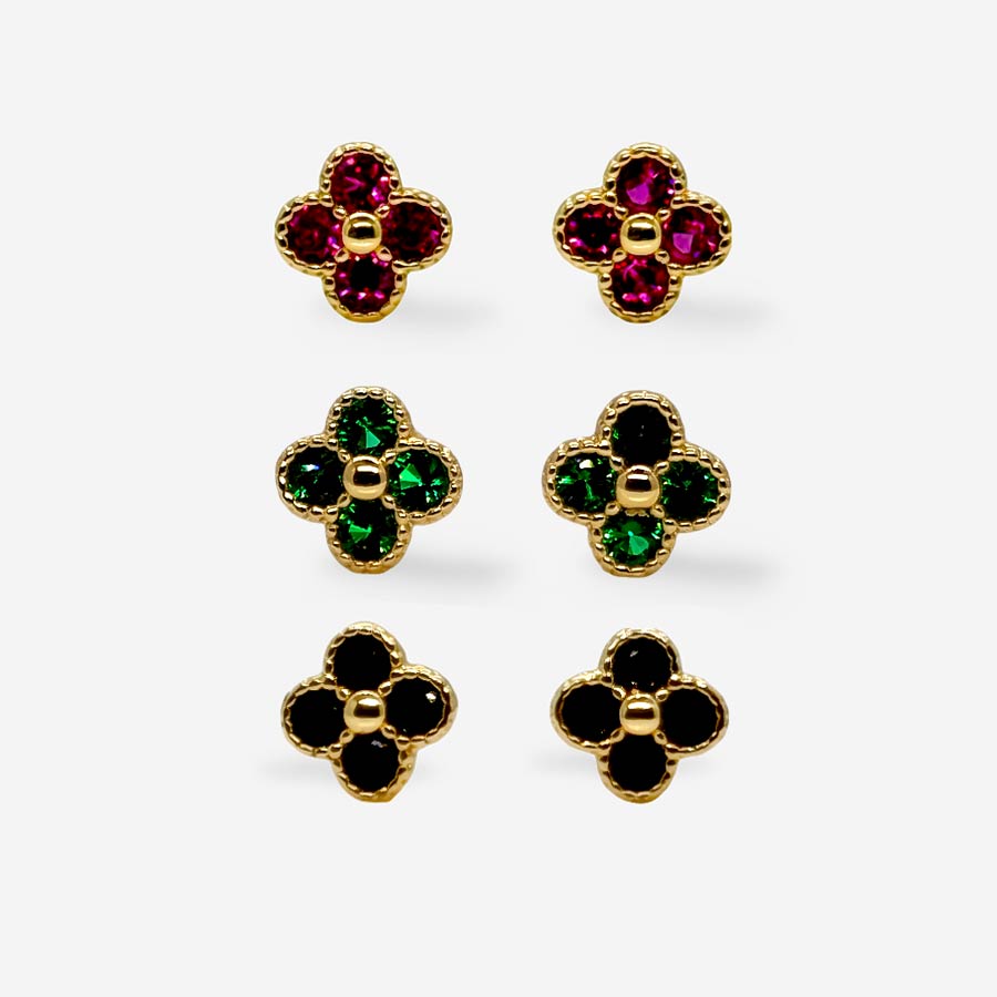 Aretes pequeños trébol en colores fucsia, verde y negro